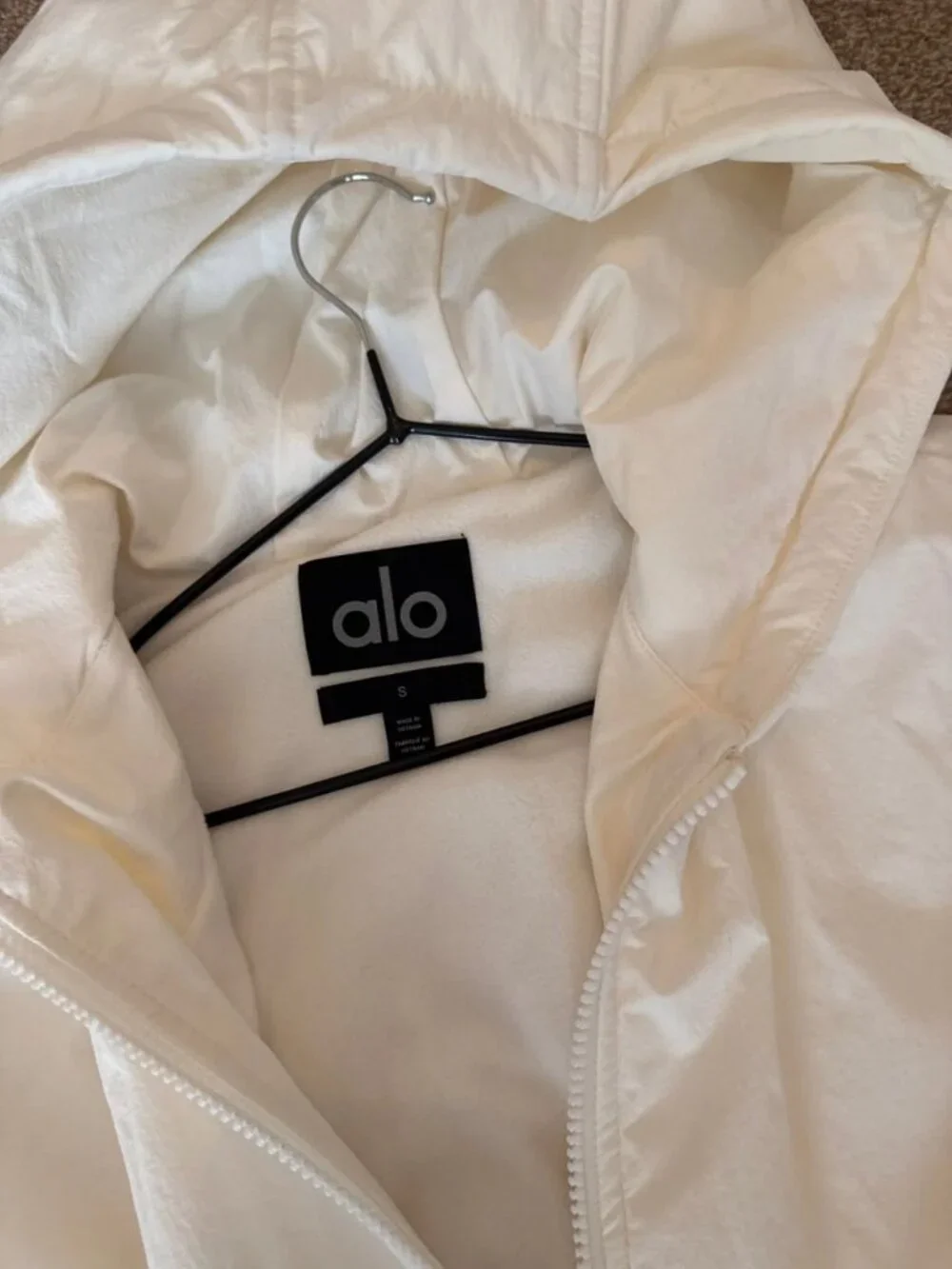 ALO Yoga stay stylish